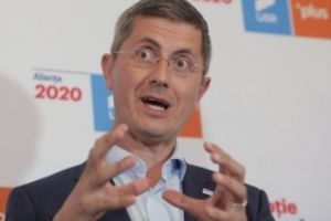 Isi dau in cap - Cum vrea Dan Barna să-i sufle electoratul lui Iohannis