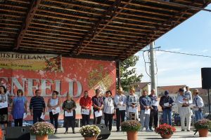 Producători şi crescători, premiaţi. Ovidiu Creţu: Fructe şi legume cu gustul copilăriei, aici, la noi acasă