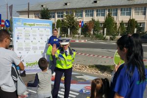 Prin campania “Verde la educaţie pentru circulaţie”, cei mici au învăţat cum să fie pietoni responsabili