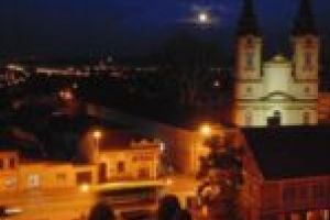 Cu ochii-n beznă! Primăria Lugoj a prelungit concesiunea iluminatului public din oraş, deşi acesta e vai de el…