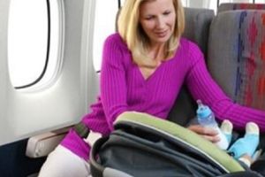 O companie aeriană a introdus o modalitate prin care pasagerii pot evita bebeluşii aflaţi la bord