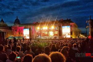 VIDEO. Sătmăreancă aplaudată de peste 5.000 de oameni în centrul Clujului