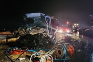 Accident teribil pe Autostrada A1, trei răniţi şi un mort