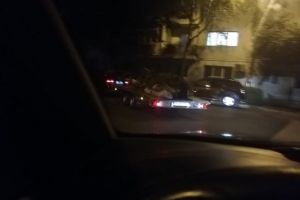 Un bărbat din Ploieşti a fost prins, în flagrant, când depozita ilegal gunoiul. Omul a venit cu BMW-ul la ghenă - FOTO