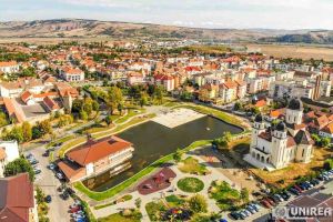 FOTO, VIDEO. Imagini SPECTACULOASE cu Parcul Tineretului din Sebeş, unul dintre cele mai frumoase din judeţ, aproape de finalizarea lucrărilor