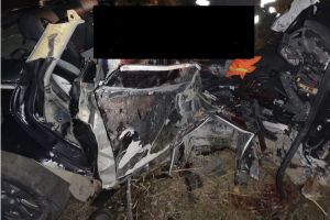 Grav accident rutier. Doi morti. Doi grav raniti. Masina s-a facut praf 