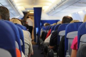 Puţini români ştiu asta! Cum găseşti bilete ieftine de avion. Poţi să zbori în Europa cu doar 50 de lei