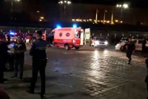 VIDEO| Scandal cu focuri de armă în faţa Parlamentului: O persoană a murit, alta este în stare gravă