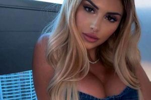 Imagini senzuale cu Alexa Dellanos, modelul care câştigă 6.000 de euro pentru fiecare postare incendiară