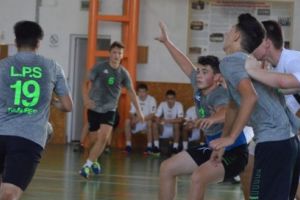 Fruntaşe la juniori