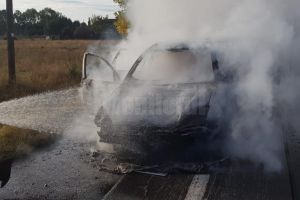 L-au lăsat frânele, a tras pe dreapta şi apoi maşina i-a luat foc