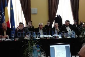 Un botoşănean va protesta trei zile în faţa Primăriei. Nemulţumirile se îndreaptă împotriva şefilor!