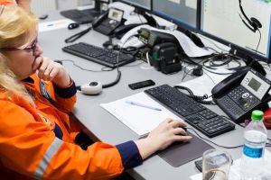 Aproape 1 milion de apeluri false la 112 în primele opt luni ale anului