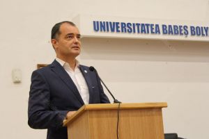 Frenţ către studenţii UBB: România oferă şanse tinerilor. Ce dovadă le-a prezentat