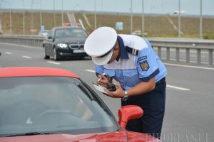 Drogaţi la volan: Trei tineri s-au ales cu dosare penale după ce au fost prinşi conducând sub influenţa halucinogenelor