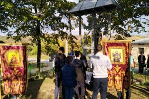 FOTO Zeci de persoane au participat la procesiunea moaştelor Sfinţilor Ecaterina, Efrem cel Nou şi Ioan Rusu la Agafton