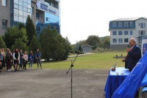 FOTO. Deschiderea anului universitar 2019-2020: A venit rândul bobocilor de la Universitatea „Dimitrie Cantemir”!