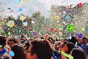 FOTO&VIDEO. Sute de tineri sătmăreni la deschiderea anului universitar, la Cluj