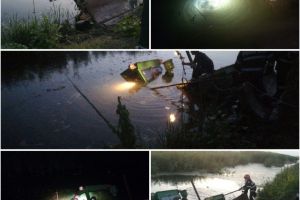 Buldozer cazut intr-un canal. Conducatorul utilajului a fost gasit prins in vegetatia deasa 