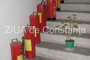 Licitatie pentru incarcarea stingatoarelor din cazarmile militare si cele de la bordul navelor apartinand Fortelor Navale (document)