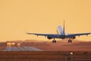 Deocamdată, doar survol deasupra Aeroportului Caransebeş! Se aşteaptă permisiunea de aterizare!