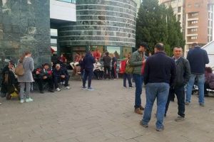 Mircea Trifu: Cum te poţi trezi dormind lângă piramida de plastic din spatele primăriei Alba Iulia