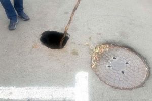 Hăul din parcare: Parcarea de pe Strada 1 Decembrie a devenit pericol public (FOTO)