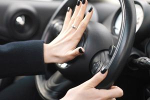 Ai ceva de spus? Claxonează!