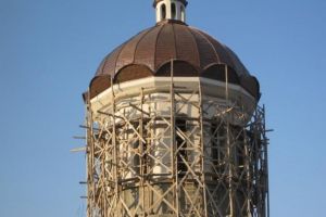 Muncitor căzut de pe turla bisericii din Cisnădie