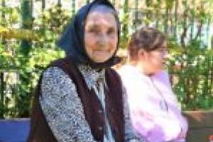 FOTO. Ziua Internaţională a Persoanelor Vârstnice, sărbătorită la Reşiţa alături de oameni iubitori şi răbdători