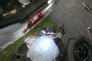 Tragedie! O femeie a murit, iar un bărbat a fost rănit de un Mercedes Benz condus de un minor. Adolescentul a fugit de la locul accidentului