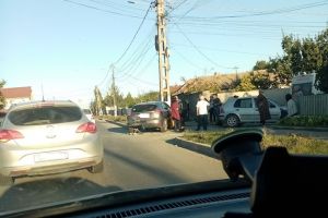 Accident rutier in Lumina. Un autoturism a ajuns intr-un stalp