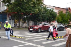 Eveniment şocant în Piteşti! Pieton lovit intenţionat cu maşina!