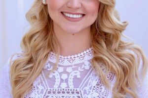 FOTO O tânără a obţinut un premiu de 50.000 de dolari în SUA! Ioana a câştigat FACEawards 2019