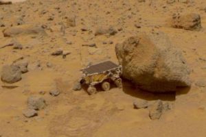 Prima întâlnire cu extratereştrii ar putea avea loc la vară. Ce crede NASA că se va întâmpla în acel moment