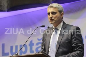 Turcescu (PMP) - Precampania electorala, un concurs de impanzit cu panouri orasele si satele, dar nimic... memorabil!“