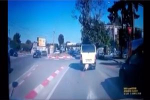 Scene nemaivazute la Constanta. O capra a evadat din portbagajul unei masini. Nici omul nu putea face asa ceva