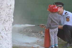 FOTO: Exerciţiu ISU la o grădiniţă din Târgu-Mureş