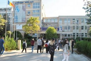 UPG Ploieşti a început noul an universitar cu cel mai mic număr de studenti inregistrat in ultimii 30 de ani