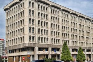 Ce salarii sunt în Prefectură?