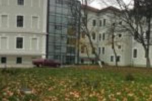 A dat cu extinctorul pe elevi şi acum va fi cercetat disciplinar! Episod incredibil la un liceu de renume din Timişoara!