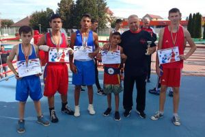 FOTO. Boxerii de la CS Unirea Alba Iulia au obţinut cinci medalii – una de aur şi patru de argint – la ”Centura Păltiniş”