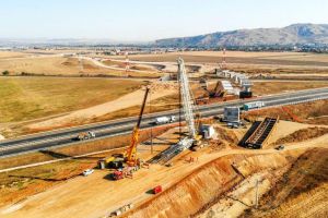 Video| Circulaţia pe autostrada A1 Sibiu-Deva se va închide pe o porţiune, pentru o zi, din cauza lucrărilor de la A10, nodul rutier Sebeş