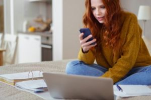 Locuri de munca de acasa: unde te poti angaja ACUM