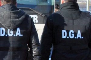 Femeie prinsă în flagrant la  Piteşti de ofiţeri Anticorupţie!