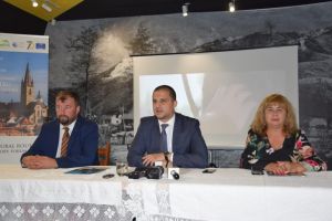 FOTO – Ministrul Trif şi-a certat o angajată in conferinţa de la Sibiu: „Glumele le facem în altă parte”