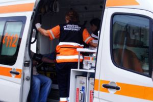 Au traversat prin loc nepermis şi au ajuns la… Pediatrie