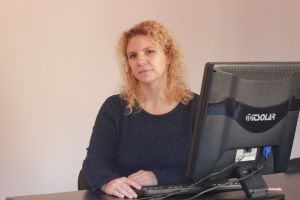 Editorial:  Dragi parinti, nu mai transformati locurile de joaca in scrumiere si cosuri de gunoi!