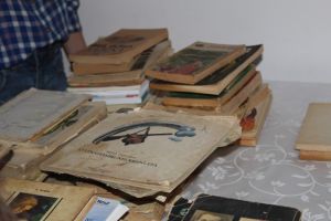 Târg de carte altfel, de ziua Educaţiei organizat de nişte tineri