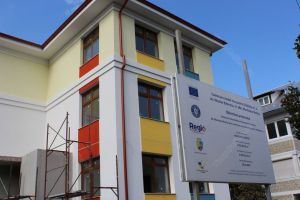Grădiniţă în modernizare descrisă drept ”o clădire comunistoidă, o Bastilia”